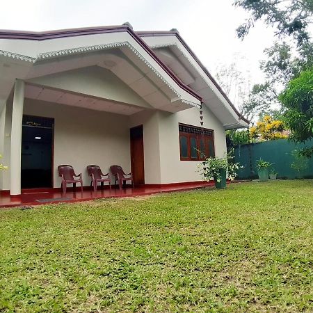 Mutu Villa ديكويلاّ تين المظهر الخارجي الصورة